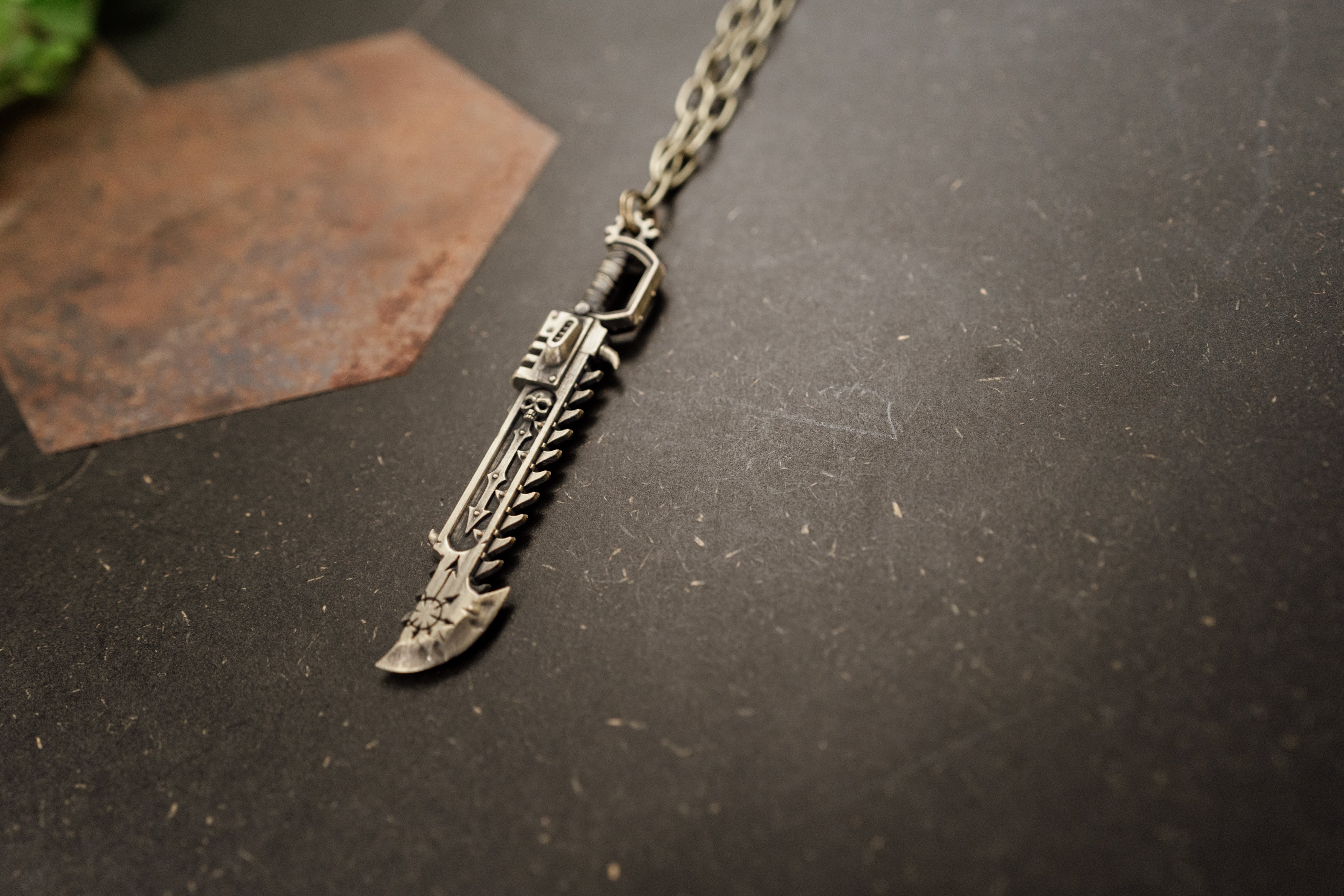 Warhammer40K Heretic Chainsword Pendant Necklace