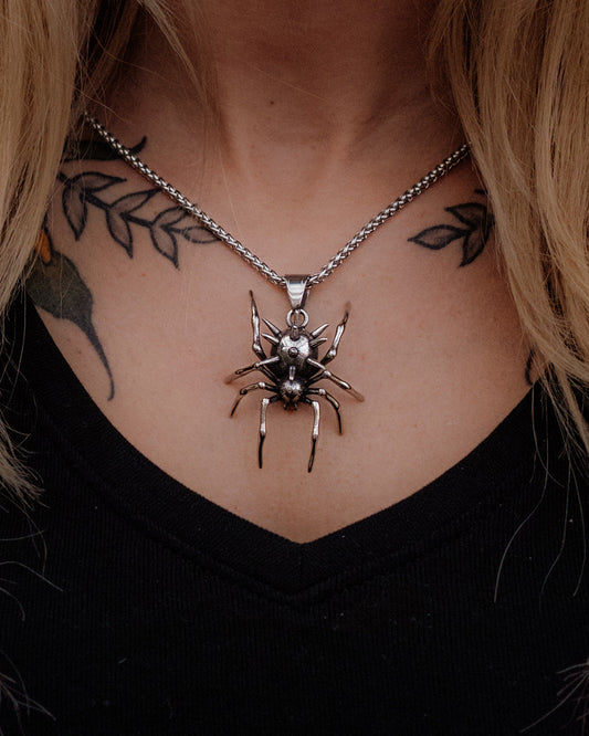 Nightspinner – Detailed Silver Spider Necklace in Stainless Steel