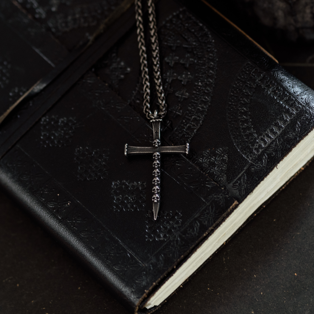 Sevendeath Cross – Gothic Skull and Cross Chain Necklace in Stainless Steel