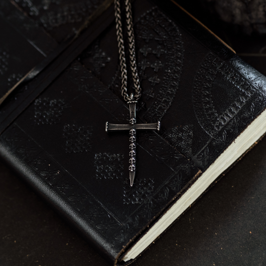 Sevendeath Cross – Gothic Skull and Cross Chain Necklace in Stainless Steel